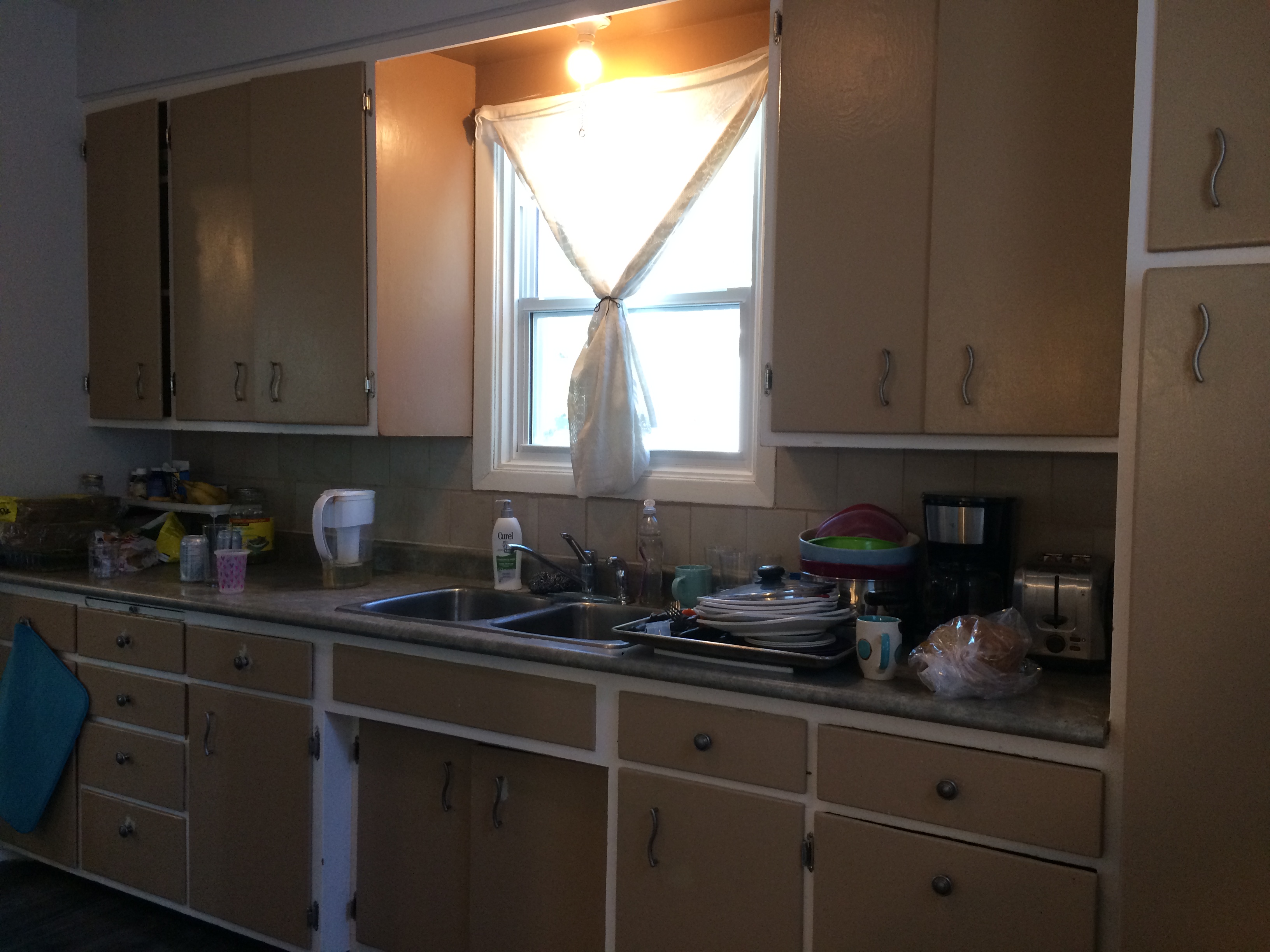 outsmart your messy zones - kitchen mess